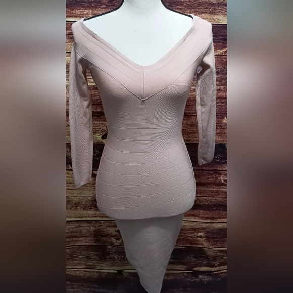 Marciano Dresses & Skirts - Marciano Blush Bandage Dress Small